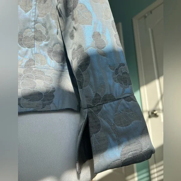 Armani Iridescent Blue Jacquard Blazer Floral Pattern, Size 4 - Picture 14 of 15